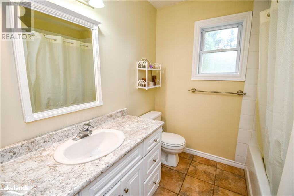 11 Hill Top Drive, Penetanguishene, Ontario  L9M 1H7 - Photo 18 - 40595742