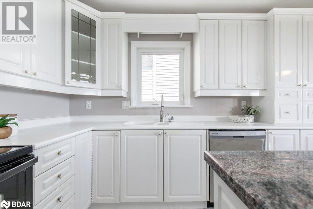 665 Lakelands Avenue, Innisfil, Ontario  L9S 4E5 - Photo 8 - 40598337