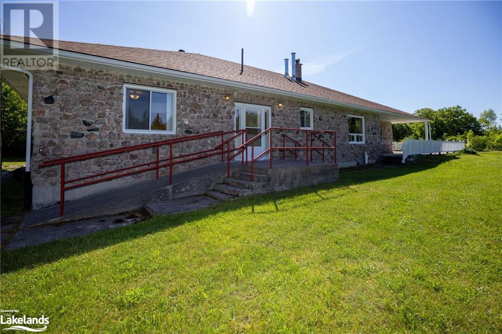 92 Centre Road, Mckellar, Ontario  P0G 1C0 - Photo 3 - 40597419