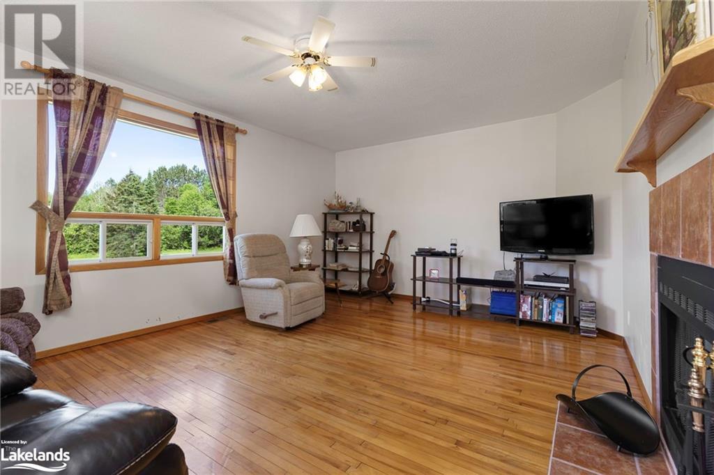 92 Centre Road, Mckellar, Ontario  P0G 1C0 - Photo 9 - 40597419