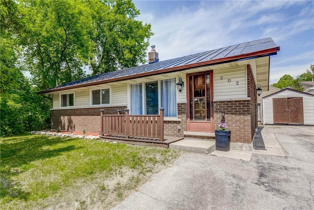 302 Southill Drive, Kitchener, Ontario  N2A 2R1 - Photo 1 - H4195431