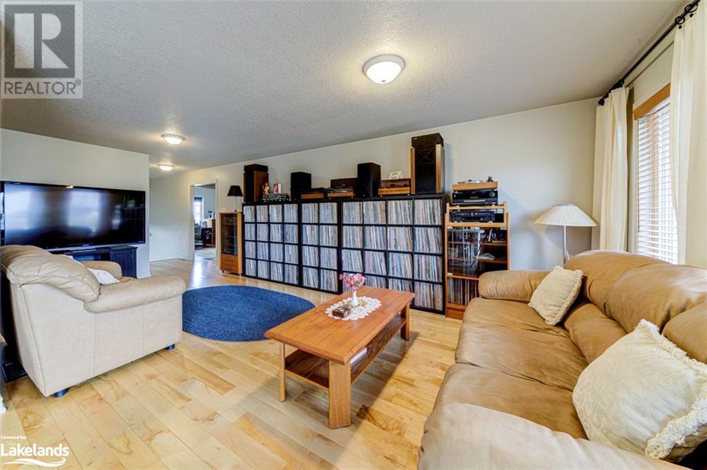9 George Avenue, Wasaga Beach, Ontario  L9Z 2X9 - Photo 21 - 40593130