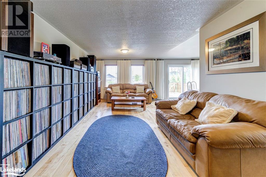 9 George Avenue, Wasaga Beach, Ontario  L9Z 2X9 - Photo 22 - 40593130
