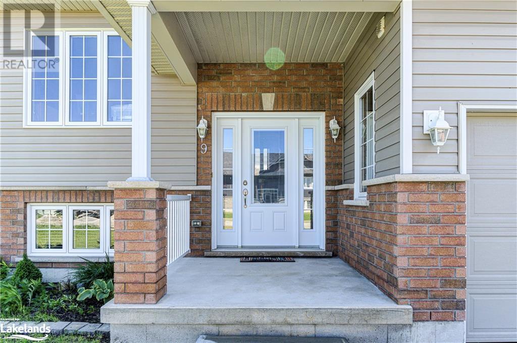 9 George Avenue, Wasaga Beach, Ontario  L9Z 2X9 - Photo 4 - 40593130