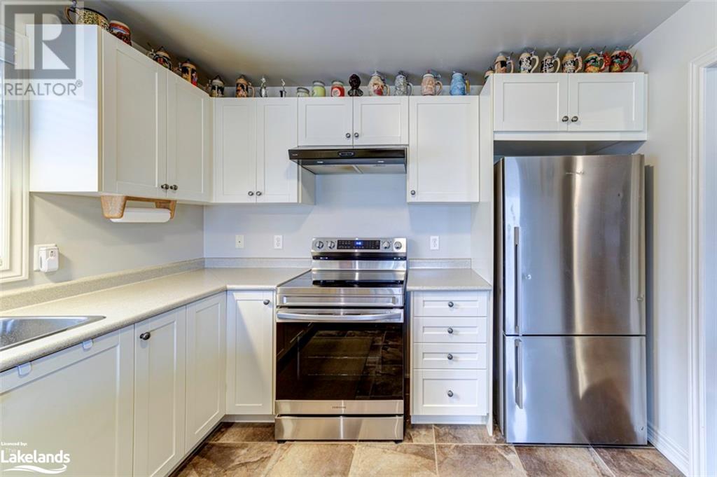 9 George Avenue, Wasaga Beach, Ontario  L9Z 2X9 - Photo 9 - 40593130