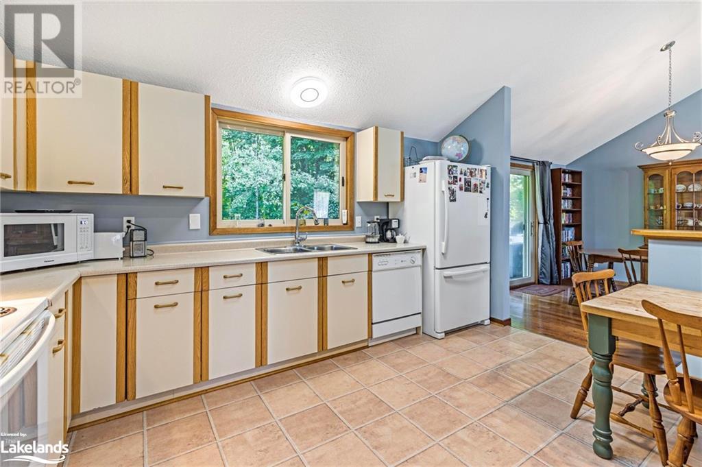 15 Hallen Drive, Penetanguishene, Ontario  L9M 1G2 - Photo 9 - 40597144
