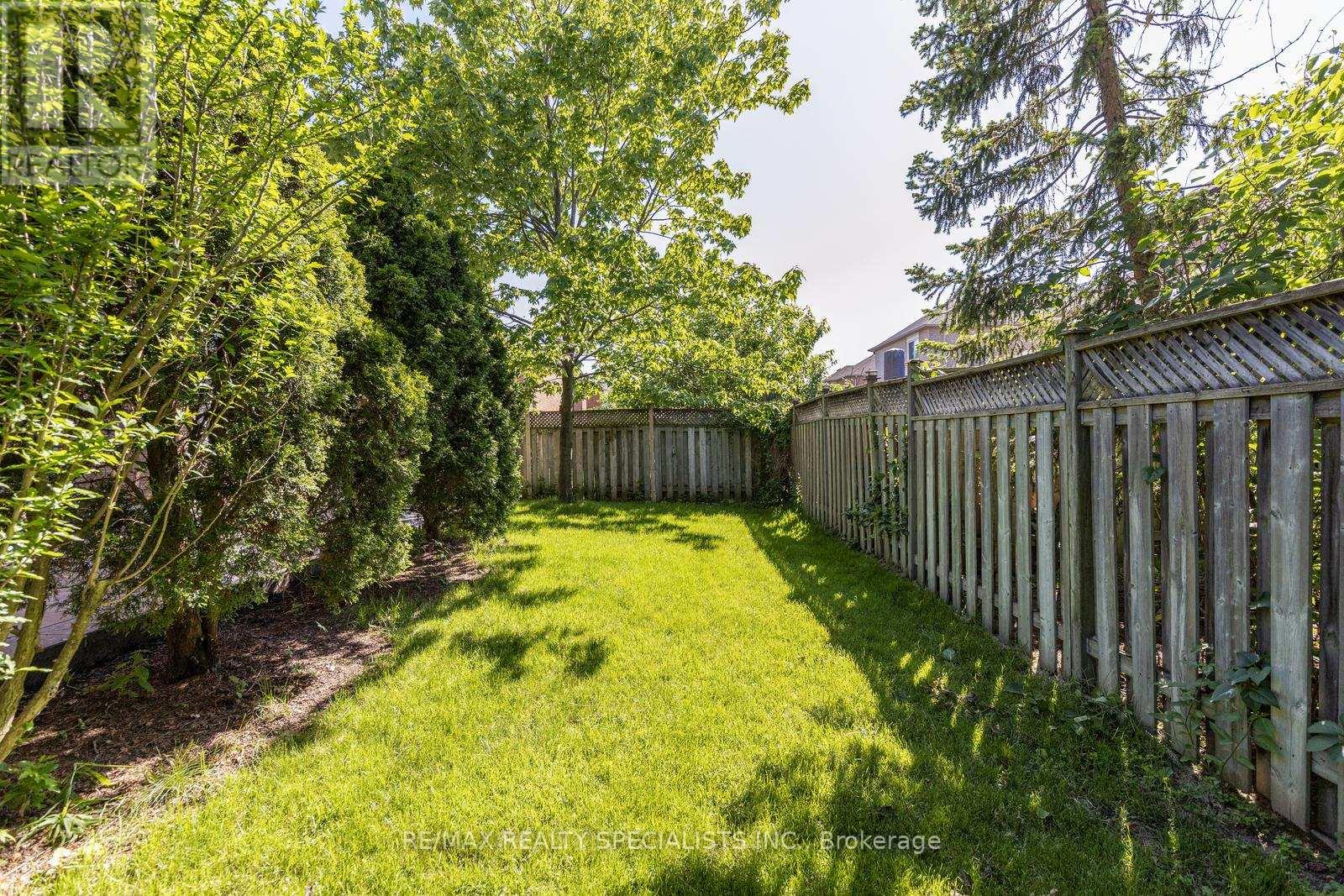 3251 Bloomfield Drive, Mississauga, Ontario  L5N 6X8 - Photo 36 - W8392962