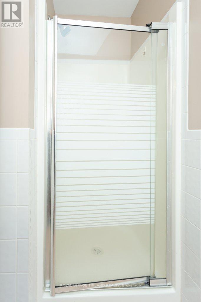 1104 Gladstone Drive, Thames Centre, Ontario  N0L 1B0 - Photo 10 - X8392678