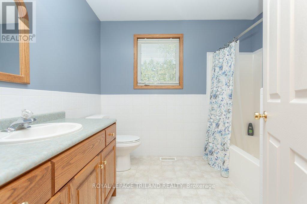 1104 Gladstone Drive, Thames Centre, Ontario  N0L 1B0 - Photo 13 - X8392678