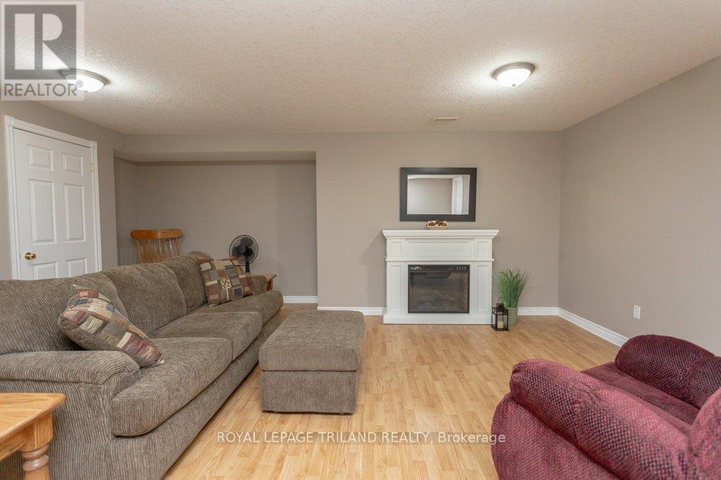1104 Gladstone Drive, Thames Centre, Ontario  N0L 1B0 - Photo 16 - X8392678