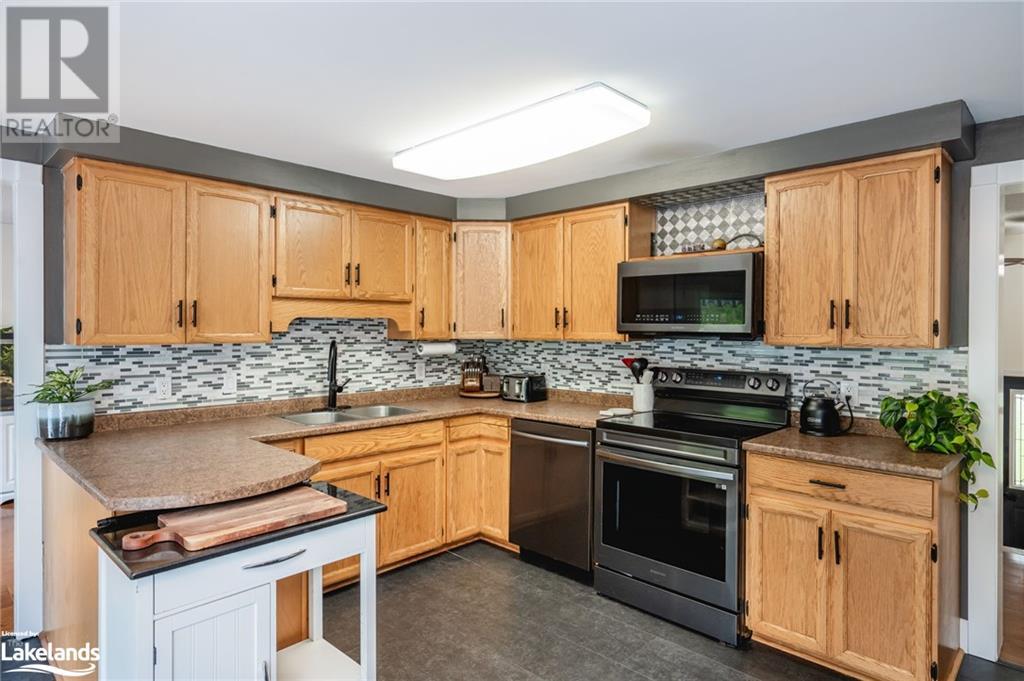 481 Trillium Street, Victoria Harbour, Ontario  L0K 2A0 - Photo 3 - 40598549