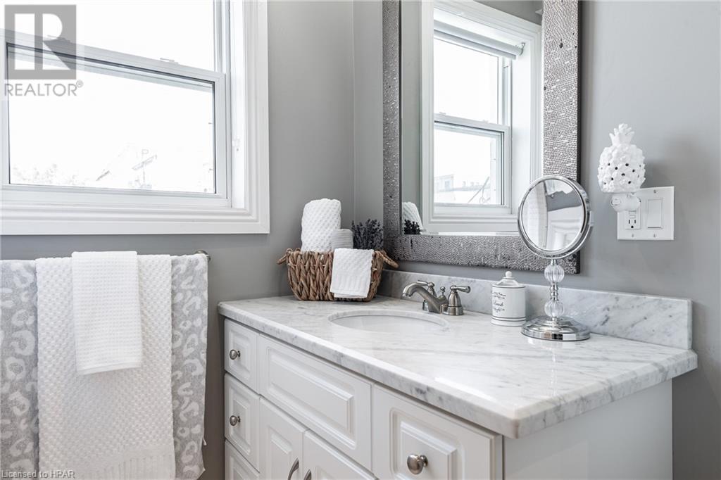 152 St Patrick Street, Stratford, Ontario  N5A 1A9 - Photo 30 - 40598136