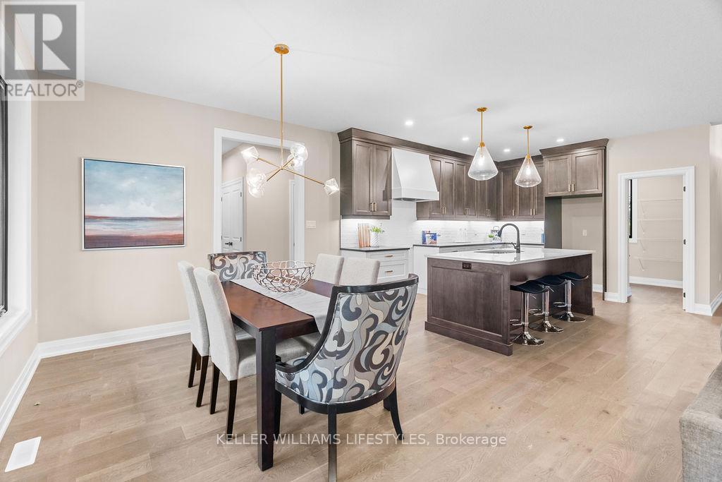 54 East Glen Drive, Lambton Shores, Ontario  N0M 1B0 - Photo 13 - X8393488