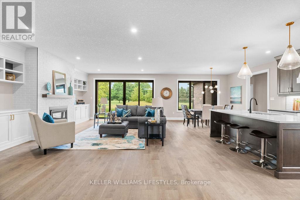 54 East Glen Drive, Lambton Shores, Ontario  N0M 1B0 - Photo 9 - X8393488