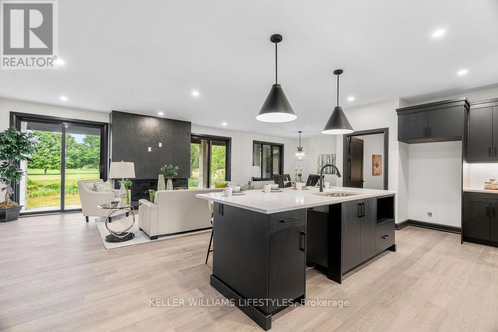 52 East Glen Drive, Lambton Shores, Ontario  N0M 1B0 - Photo 13 - X8393502