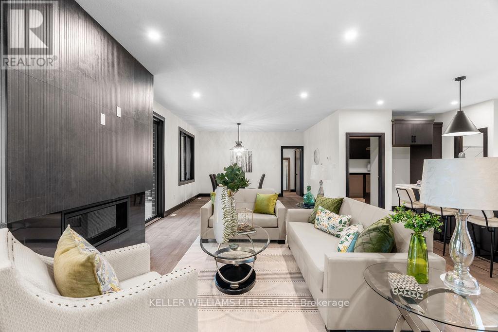 52 East Glen Drive, Lambton Shores, Ontario  N0M 1B0 - Photo 15 - X8393502