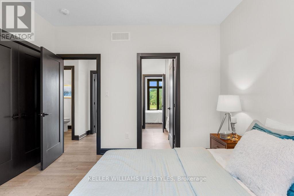 52 East Glen Drive, Lambton Shores, Ontario  N0M 1B0 - Photo 30 - X8393502