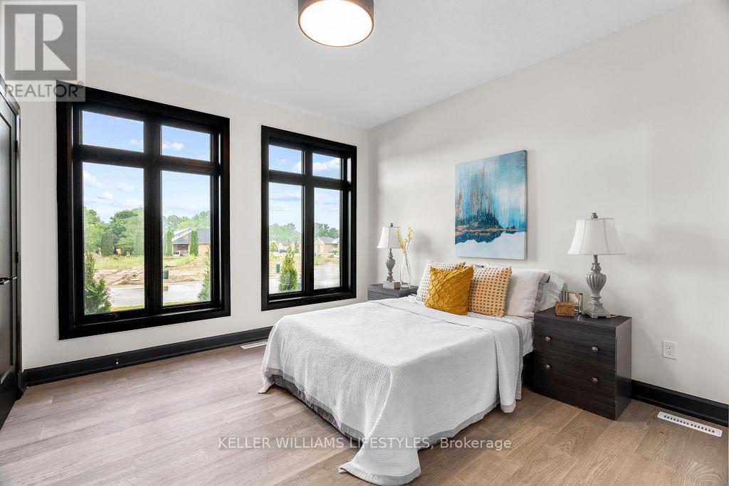 52 East Glen Drive, Lambton Shores, Ontario  N0M 1B0 - Photo 32 - X8393502