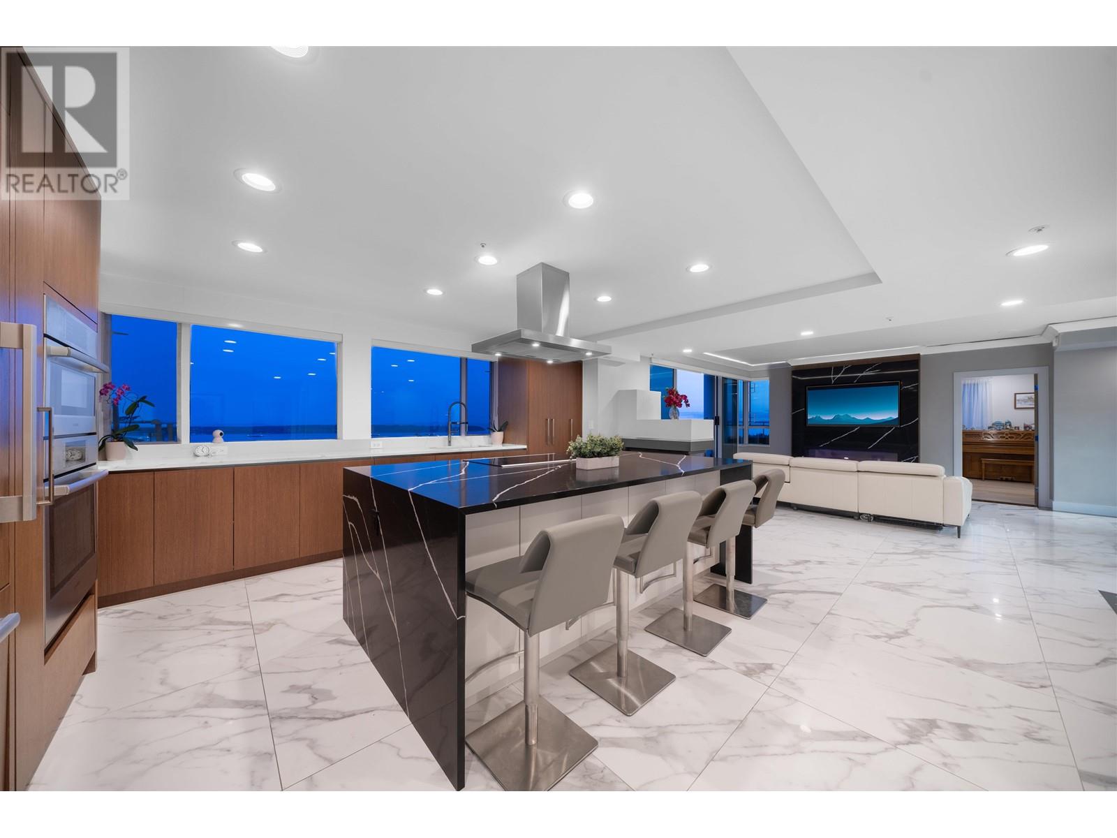 701 3105 Deer Ridge Drive, West Vancouver, British Columbia  V7S 4W1 - Photo 1 - R2889257