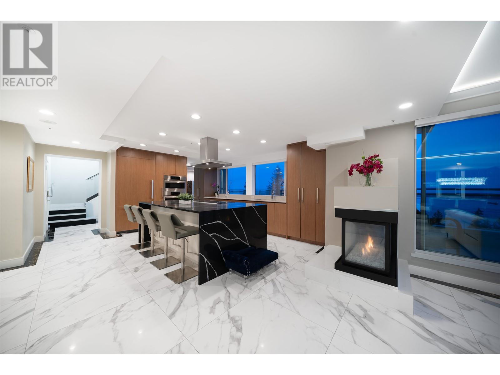 701 3105 Deer Ridge Drive, West Vancouver, British Columbia  V7S 4W1 - Photo 2 - R2889257