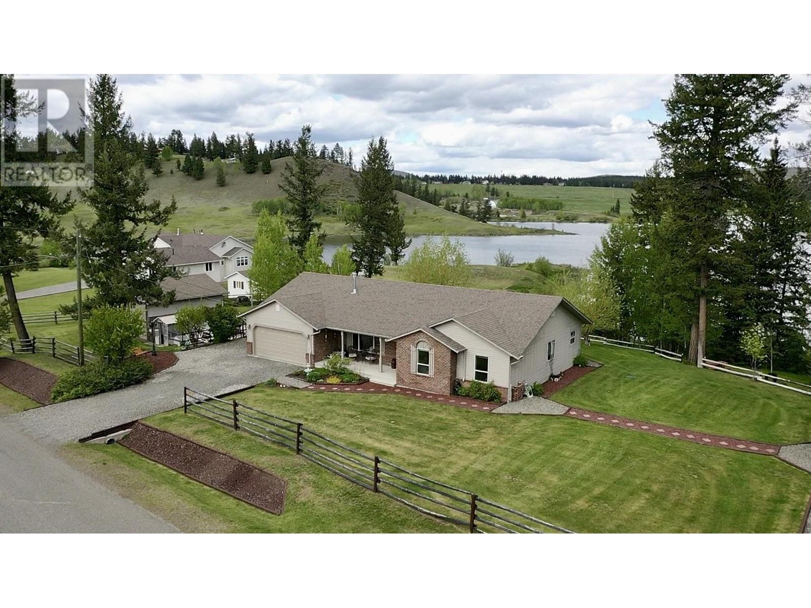 5153 LAKES ROAD, 108 mile ranch, British Columbia V0K2E1