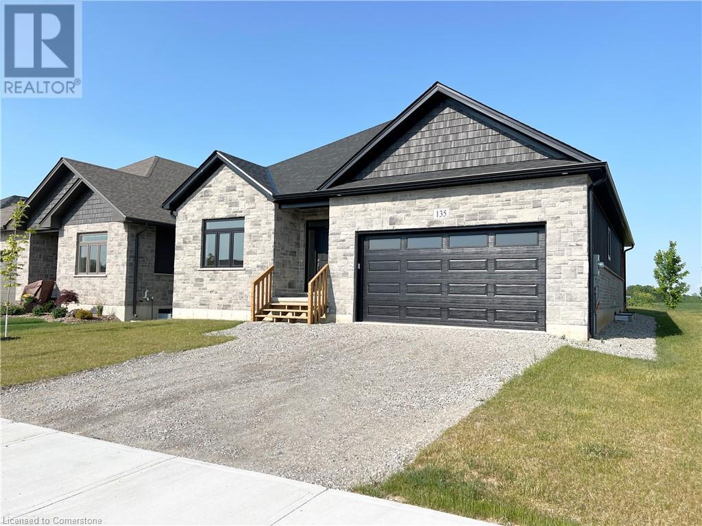 135 Gibbons Street, Waterford, Ontario  N0E 1Y0 - Photo 2 - 40598825