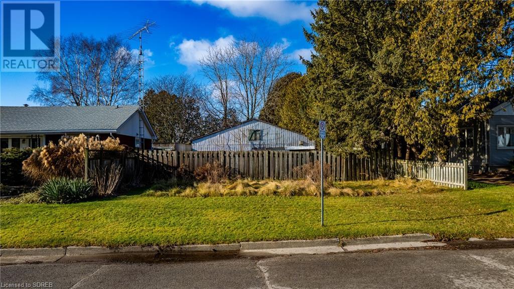 16 EVERETT Street, simcoe, Ontario