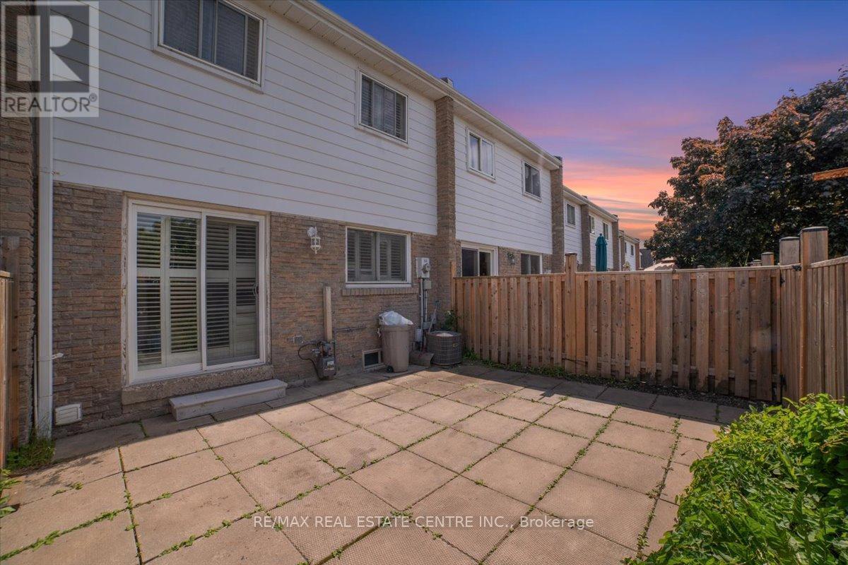 33 - 1020 Central Park Drive, Brampton (Brampton North), Ontario  L6S 3L6 - Photo 38 - W8396184