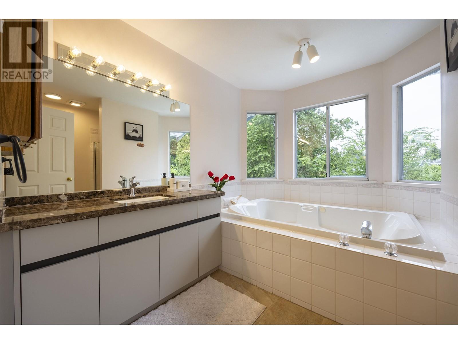 20266 123 Avenue, Maple Ridge, British Columbia  V2X 4A5 - Photo 27 - R2888984