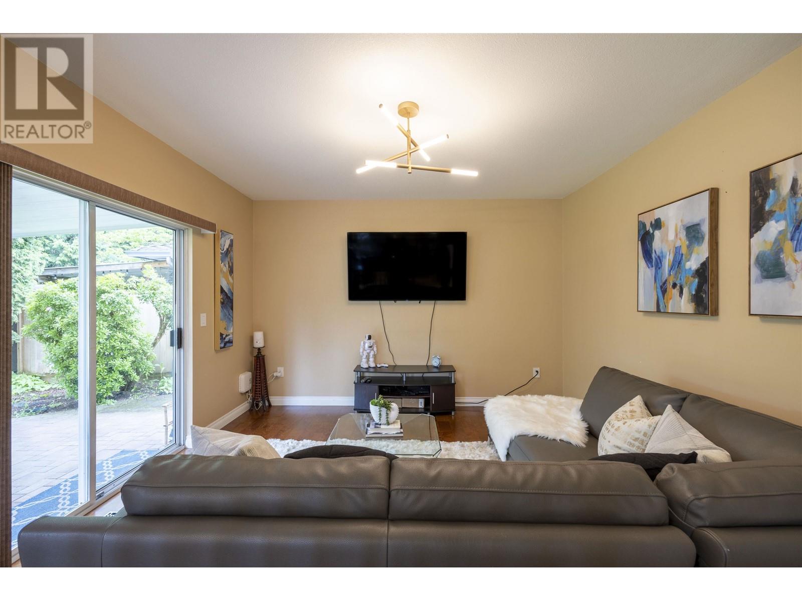 20266 123 Avenue, Maple Ridge, British Columbia  V2X 4A5 - Photo 16 - R2888984