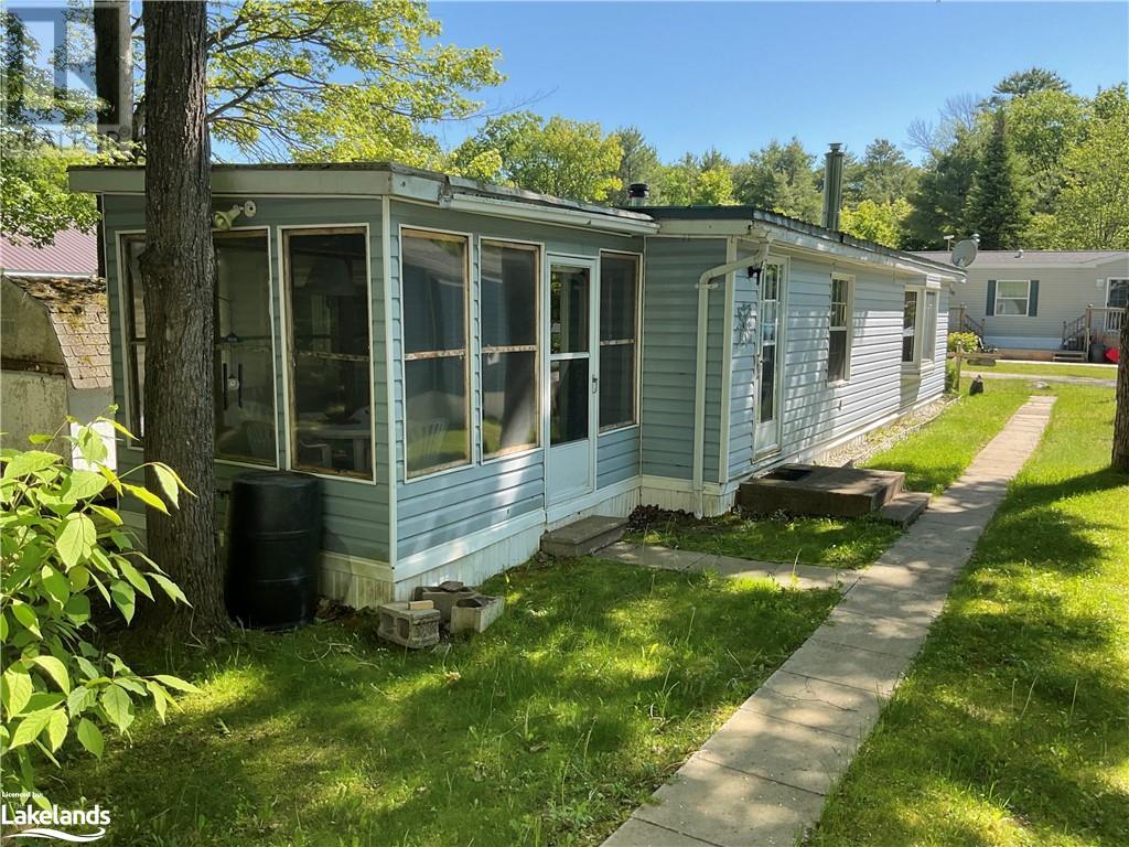 1007 Racoon Road Unit# 70, Gravenhurst, Ontario  P1P 0C9 - Photo 2 - 40598813