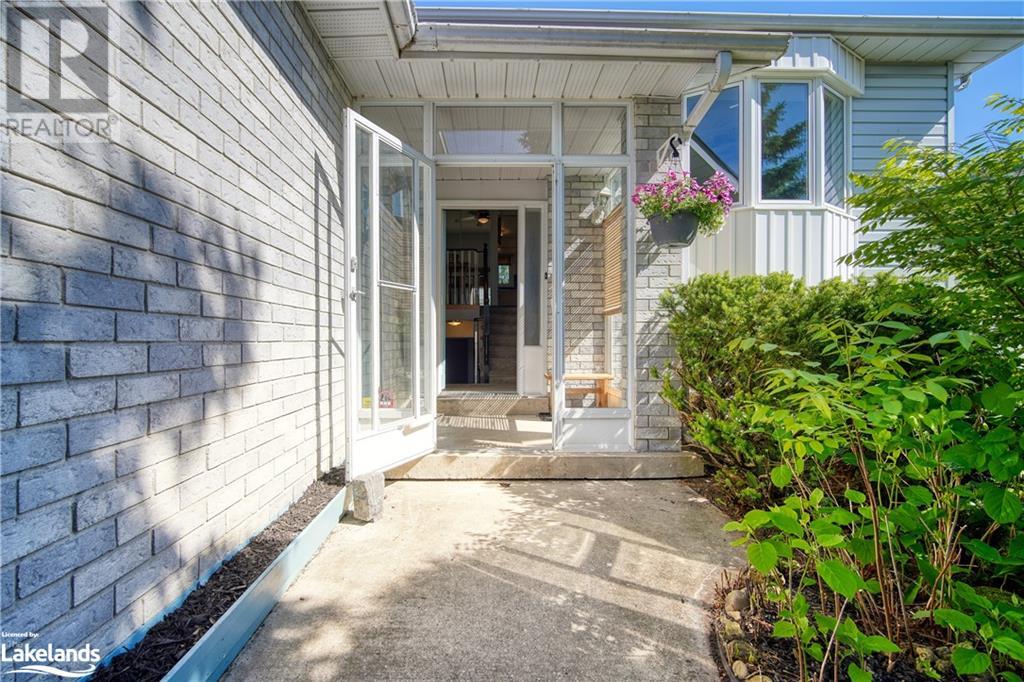 17 Reid Crescent, Collingwood, Ontario  L9Y 4J9 - Photo 3 - 40591770