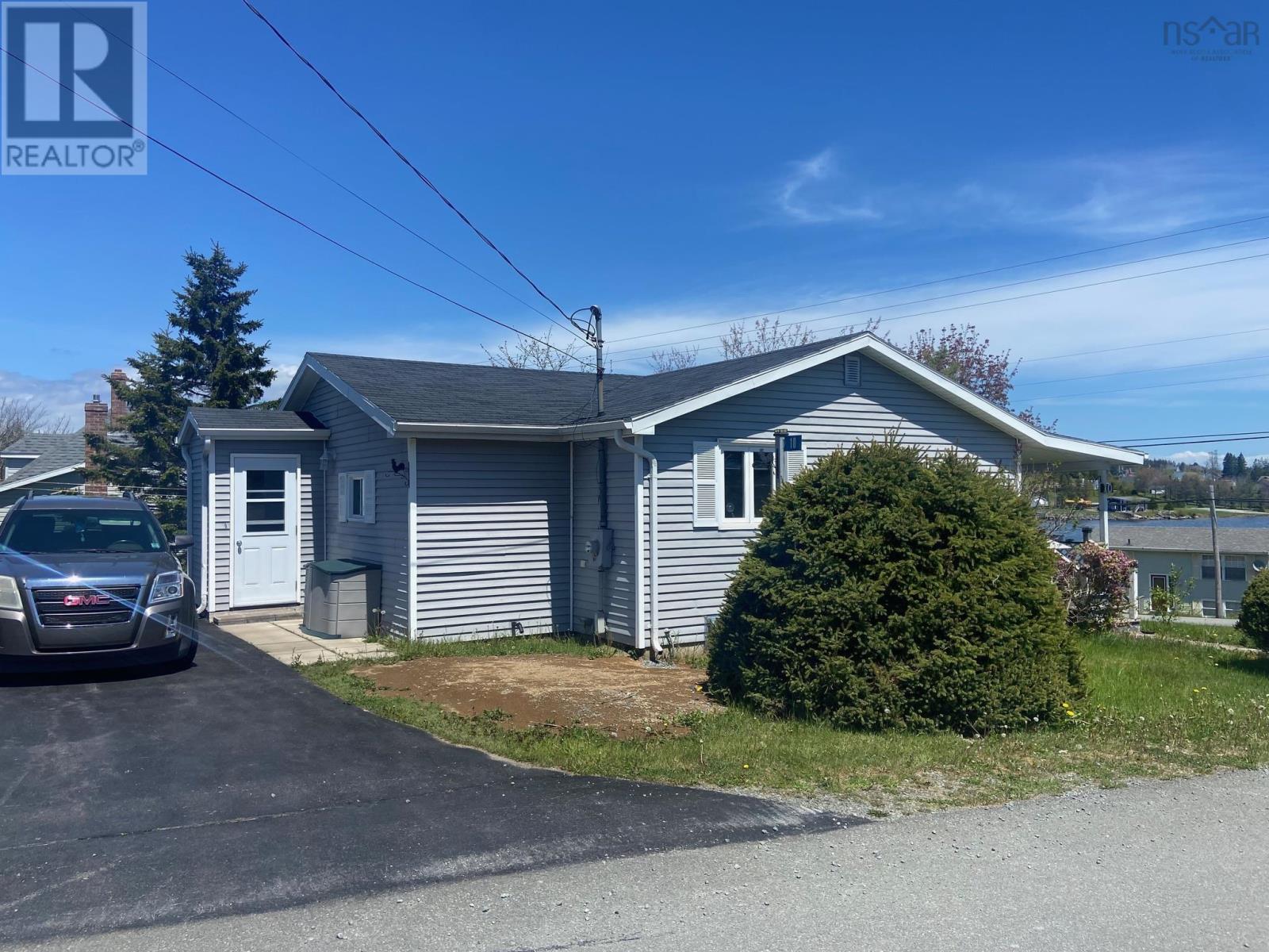 10 Lakeview Drive, St. Peter's, Nova Scotia  B0E 3B0 - Photo 2 - 202412509