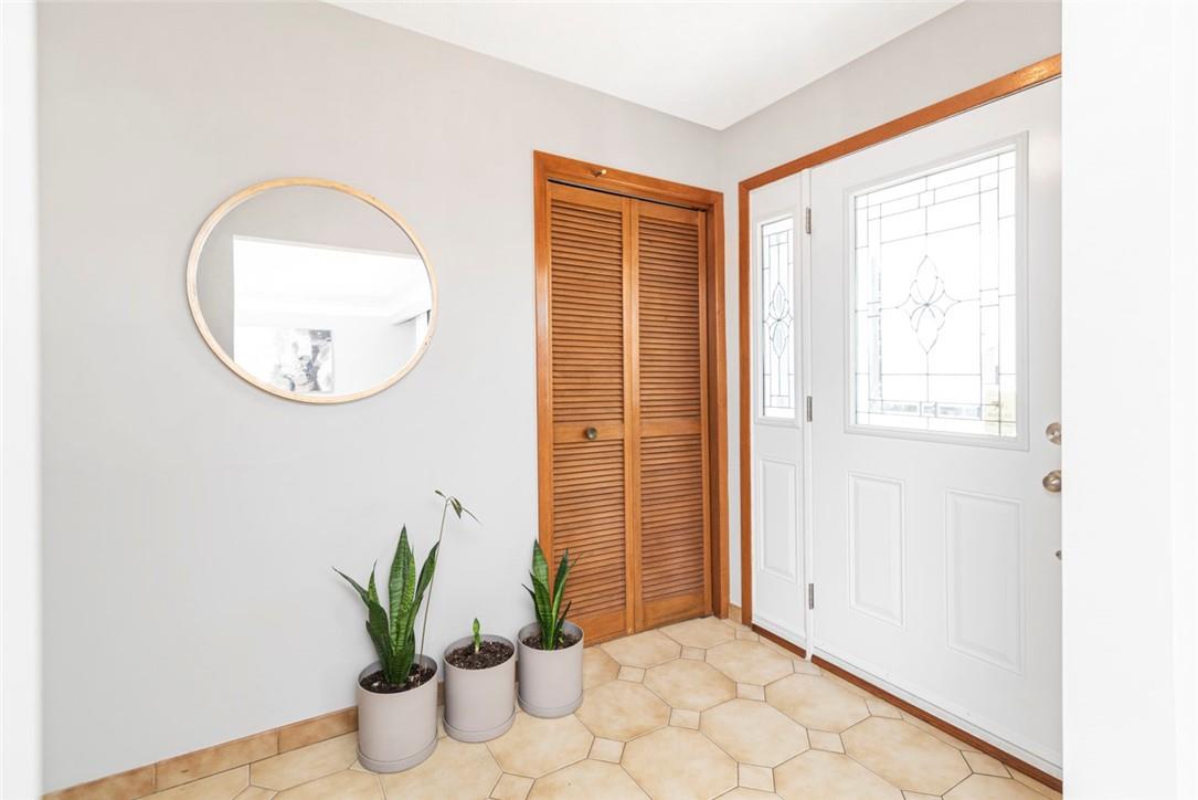 111 Nugent Drive, Hamilton, Ontario  L8H 2N2 - Photo 3 - H4188154