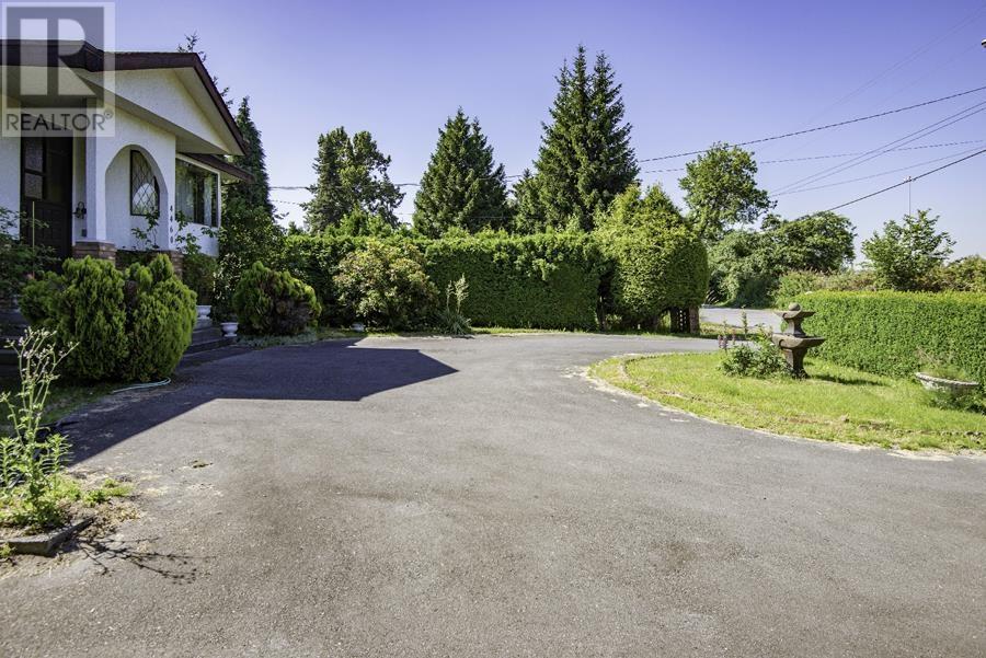 Listing Picture 15 of 19 : 4460 THOMPSON ROAD, Richmond / 烈治文 - 魯藝地產 Yvonne Lu Group - MLS Medallion Club Member