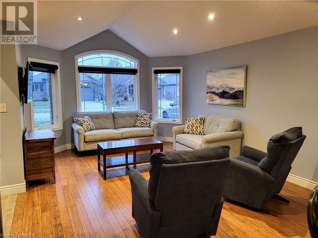 132 Walnut Grove Place, Lucan, Ontario  N0M 2J0 - Photo 6 - 40598383