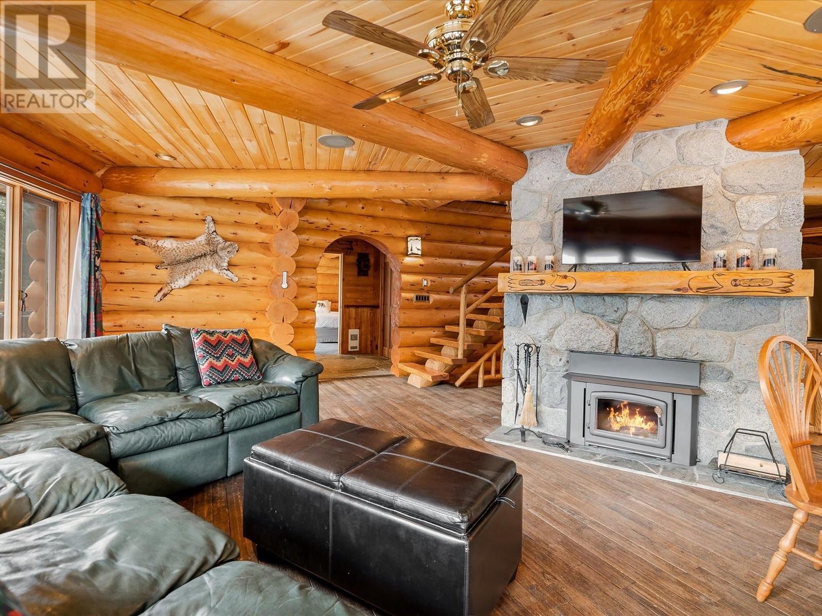 2585 Snowridge Crescent, Whistler, British Columbia  V8E 0P7 - Photo 8 - R2889877