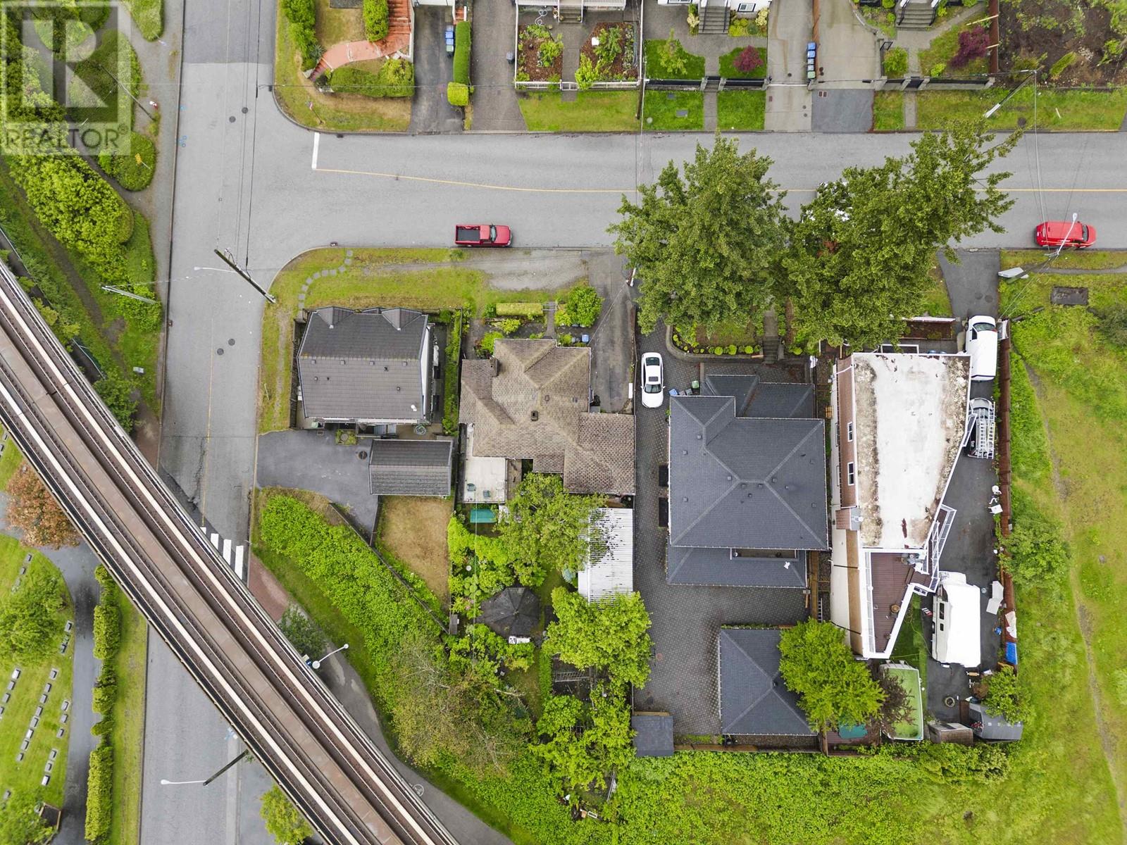 Property at 2236 EIGHTH AVENUE image 2