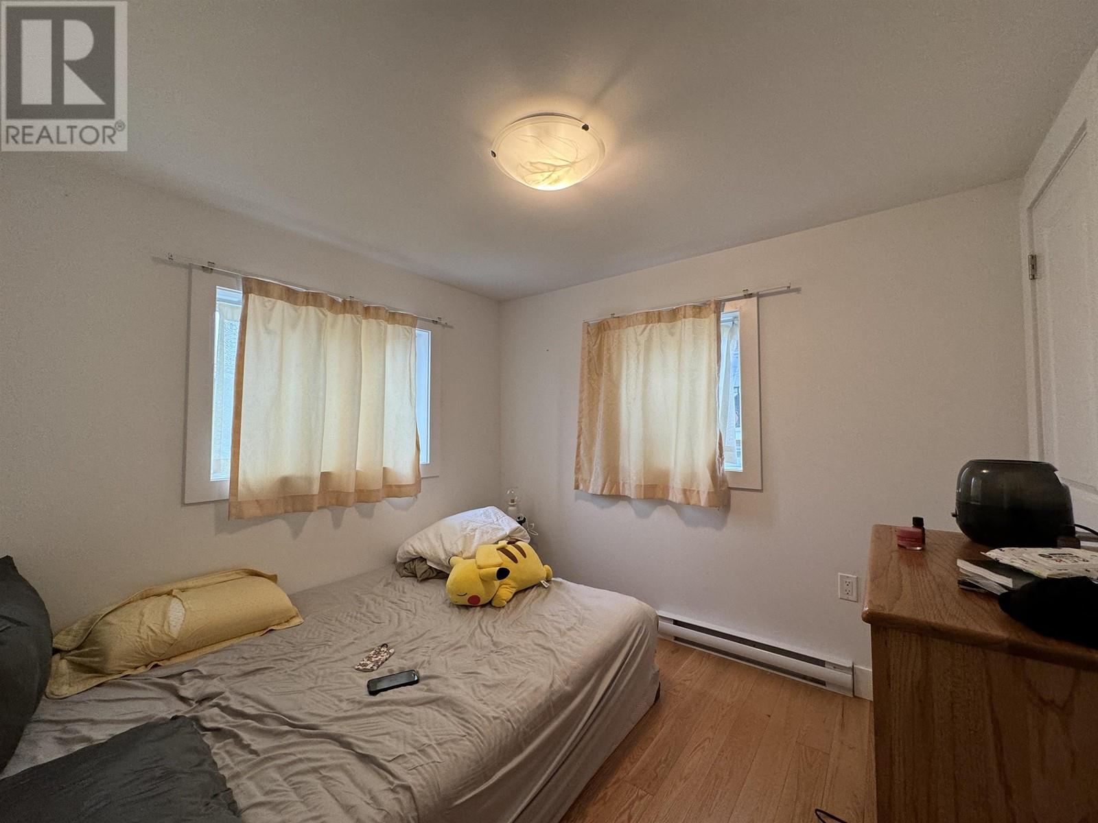 Property at 1475 RENFREW STREET image 3