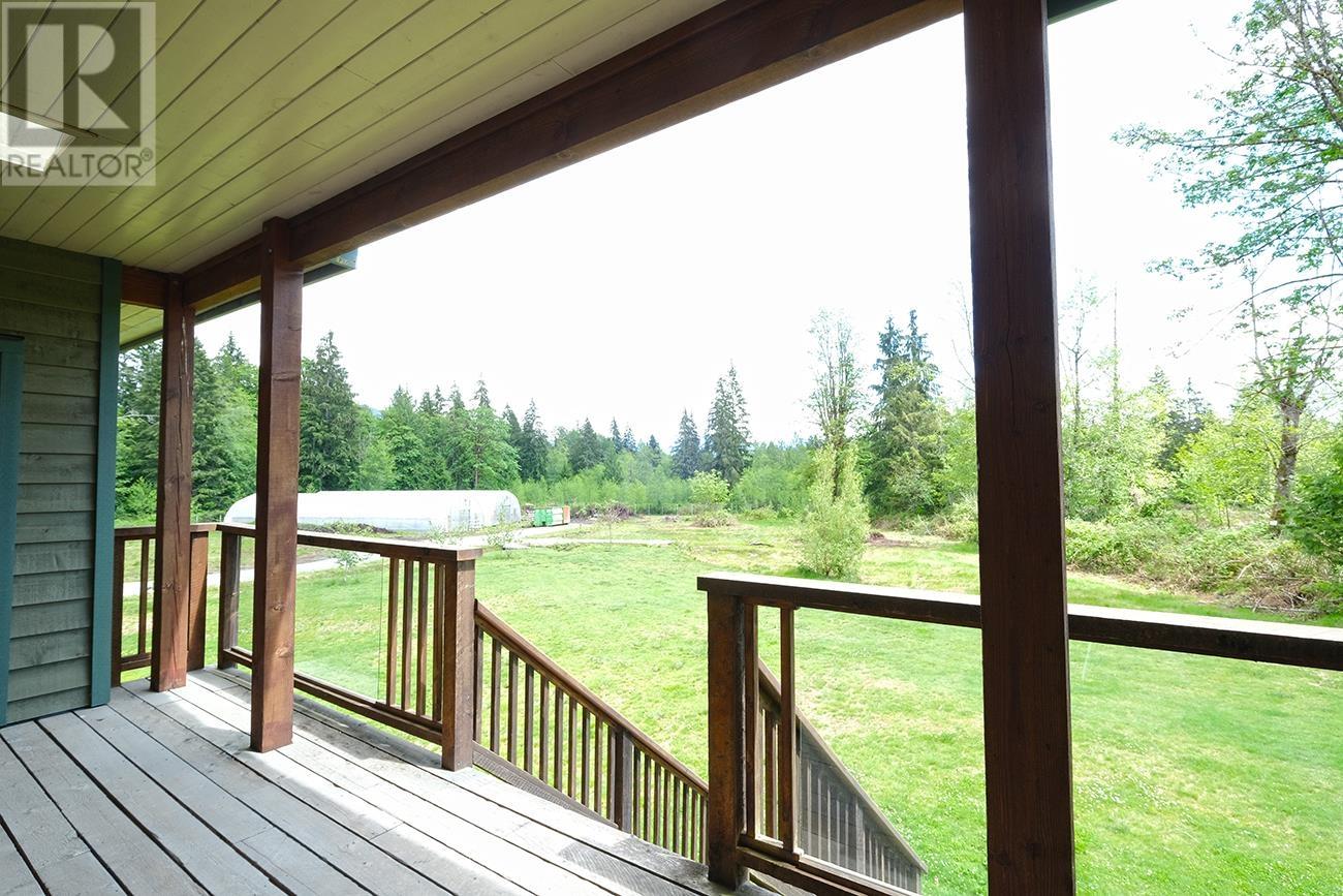 1900 Port Mellon Highway, Gibsons, British Columbia  V0N 1V6 - Photo 13 - R2890170