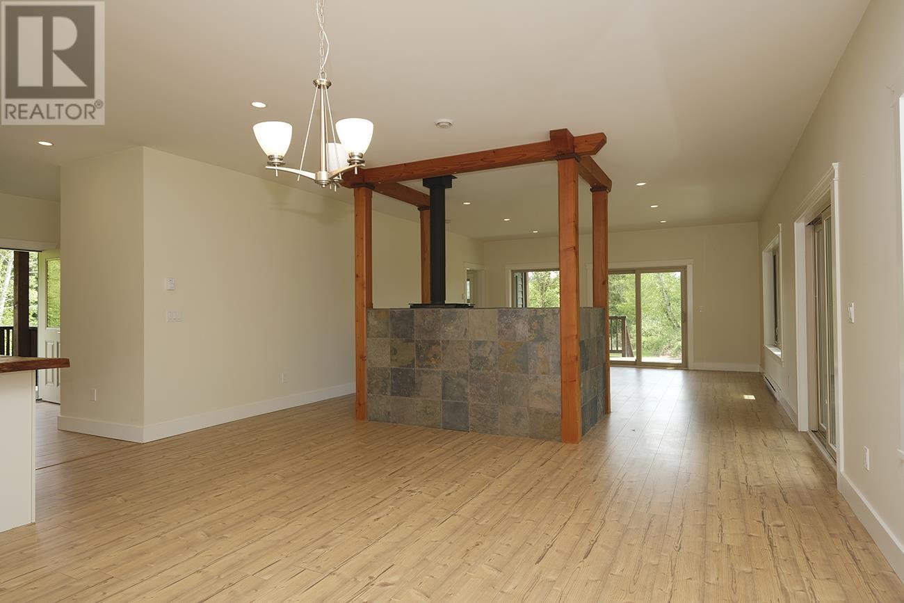 1900 Port Mellon Highway, Gibsons, British Columbia  V0N 1V6 - Photo 21 - R2890170