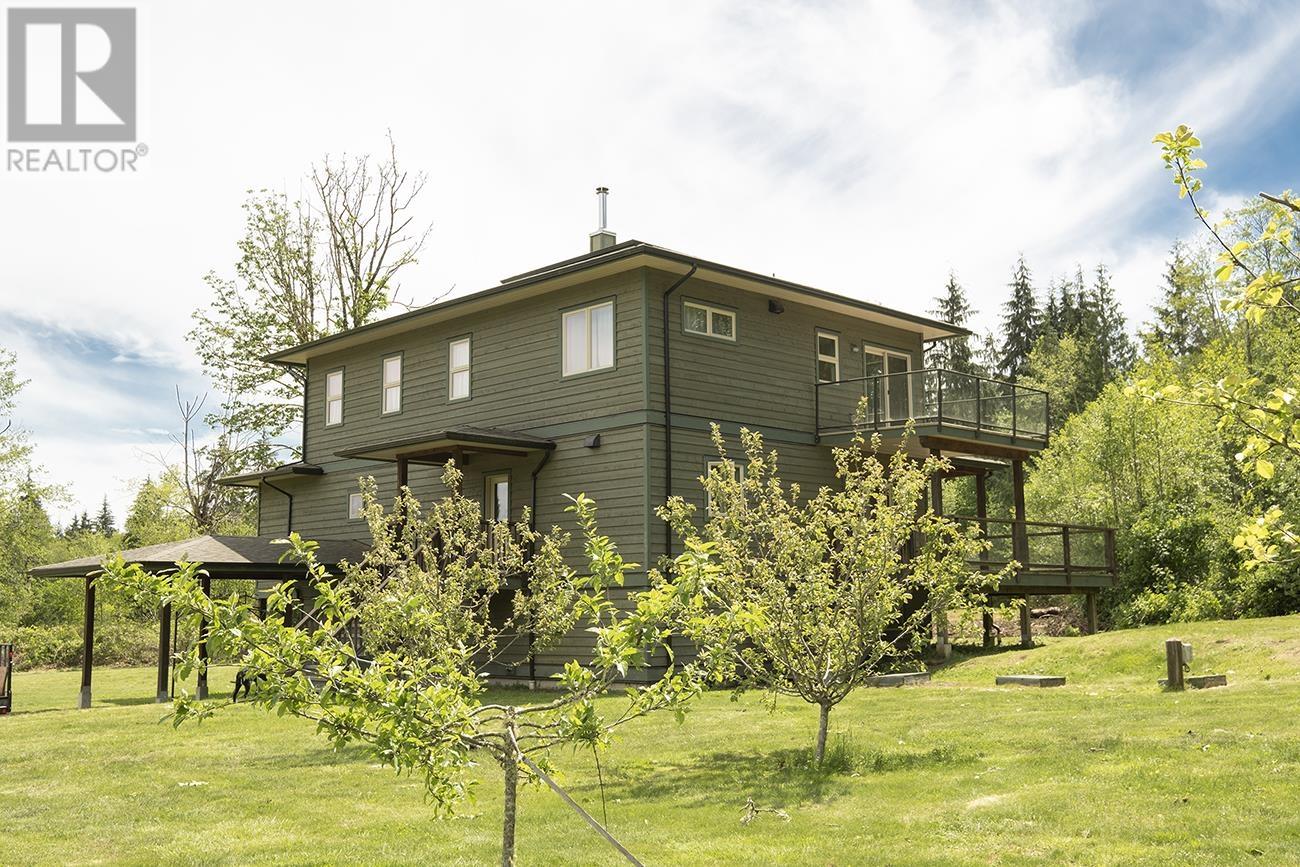 1900 Port Mellon Highway, Gibsons, British Columbia  V0N 1V6 - Photo 3 - R2890170