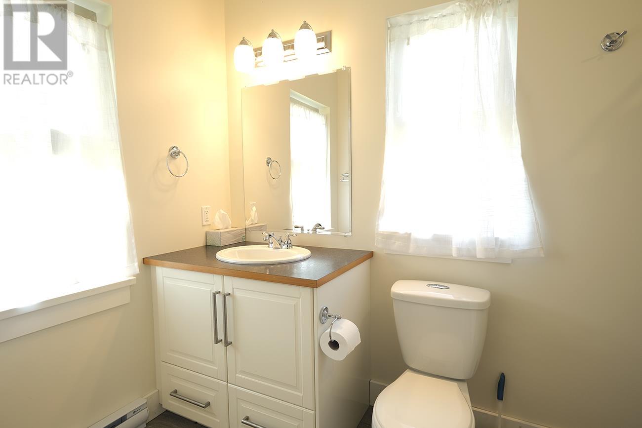 1900 Port Mellon Highway, Gibsons, British Columbia  V0N 1V6 - Photo 35 - R2890170