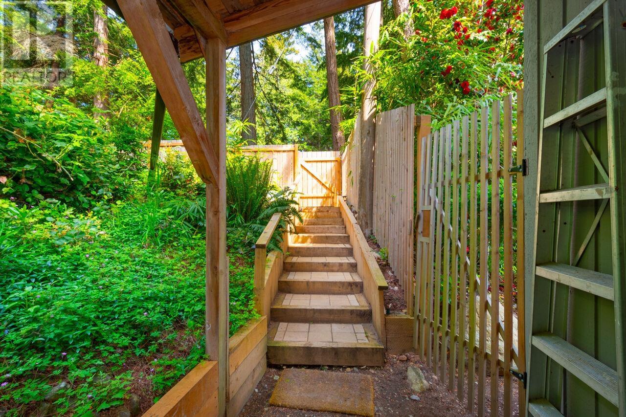 896 Taylor Road, Bowen Island, British Columbia  V0N 1G1 - Photo 33 - R2885537
