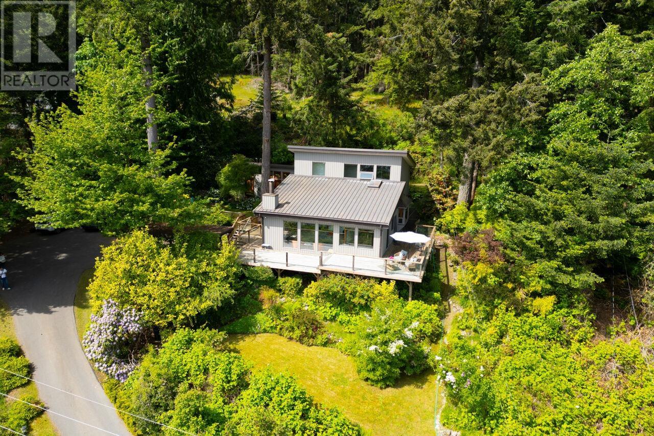 896 Taylor Road, Bowen Island, British Columbia  V0N 1G1 - Photo 1 - R2885537