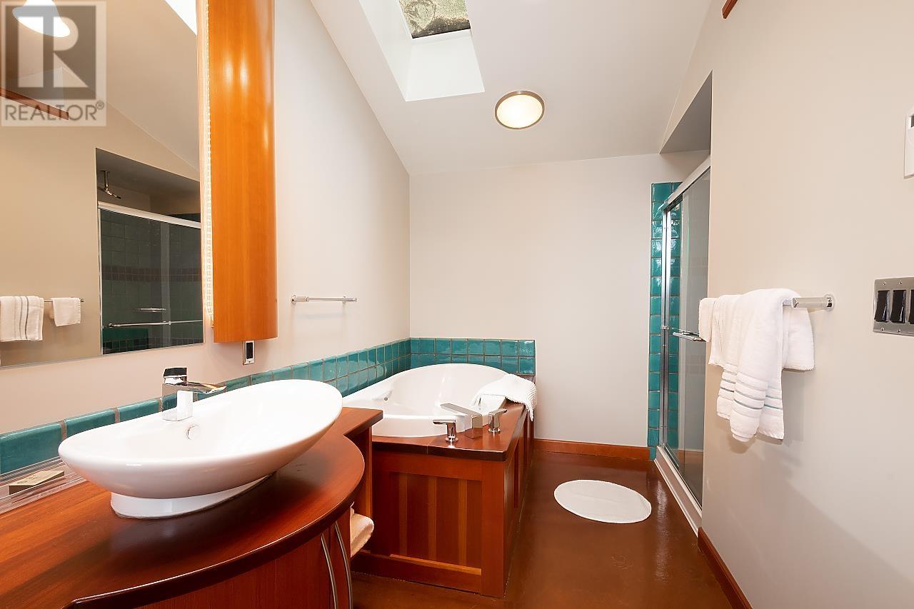 896 Taylor Road, Bowen Island, British Columbia  V0N 1G1 - Photo 30 - R2885537