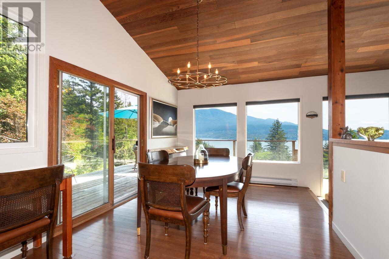 896 Taylor Road, Bowen Island, British Columbia  V0N 1G1 - Photo 12 - R2885537
