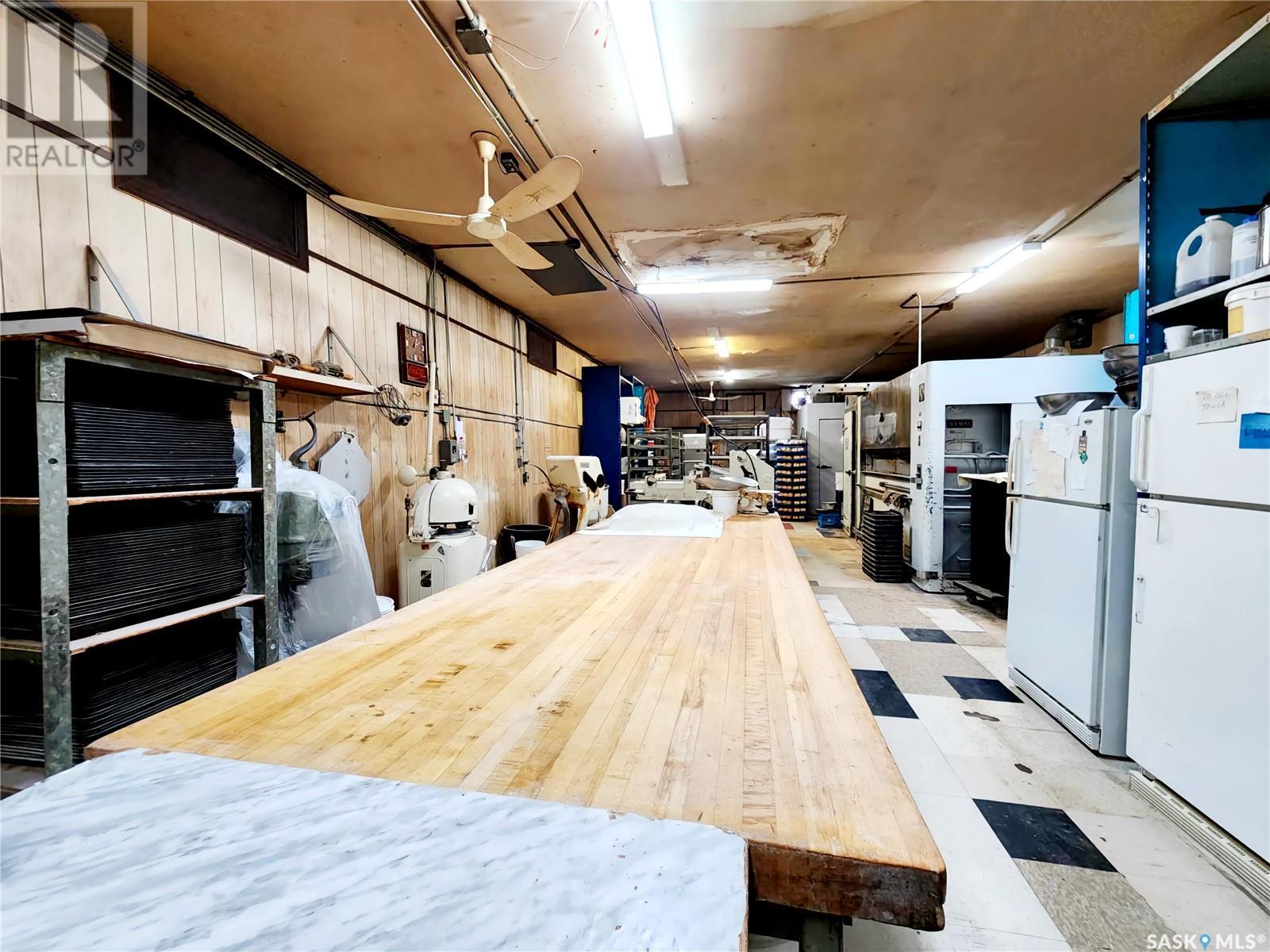 Property at 140 3rd AVENUE W image 4