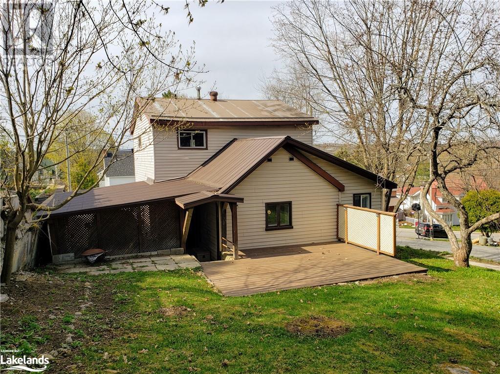 19 Lansdowne Street W, Huntsville, Ontario  P1H 1W1 - Photo 1 - 40599001
