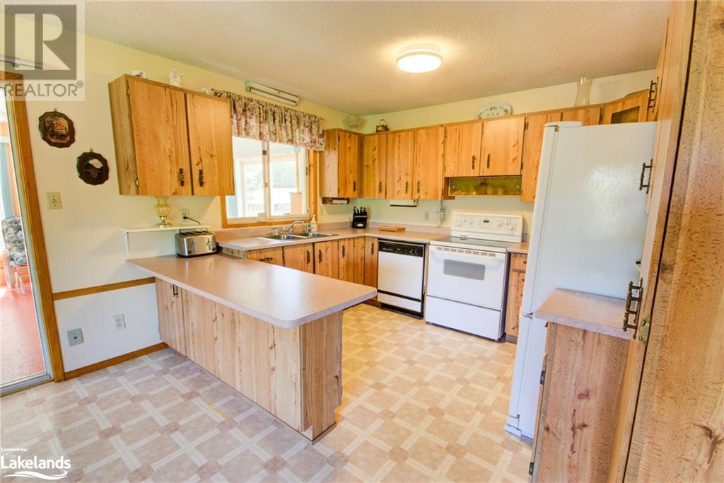 570 Jones Road, Gravenhurst, Ontario  P1P 1A1 - Photo 10 - 40596738